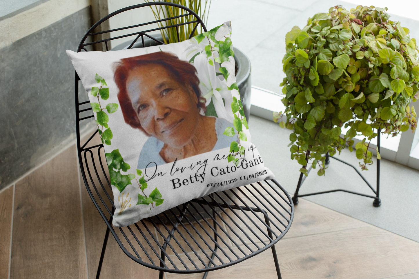 Keepsake Premium Pillow 18″×18″ (Personalized)